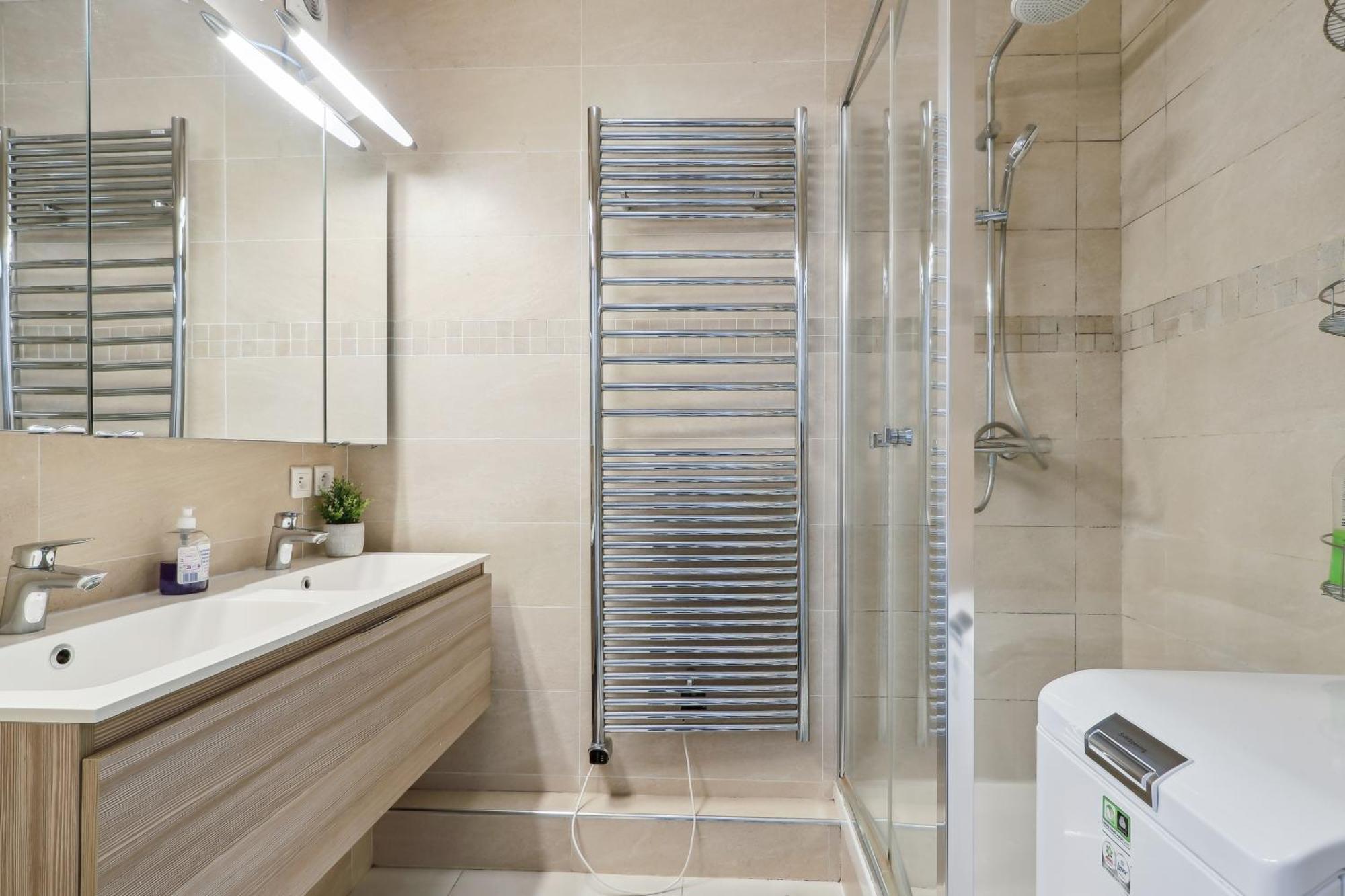 ביוסי-סיינט-ג'ורג' Beautiful T4 Appartement 8 Personnes Proche Disney Parking Prive מראה חיצוני תמונה